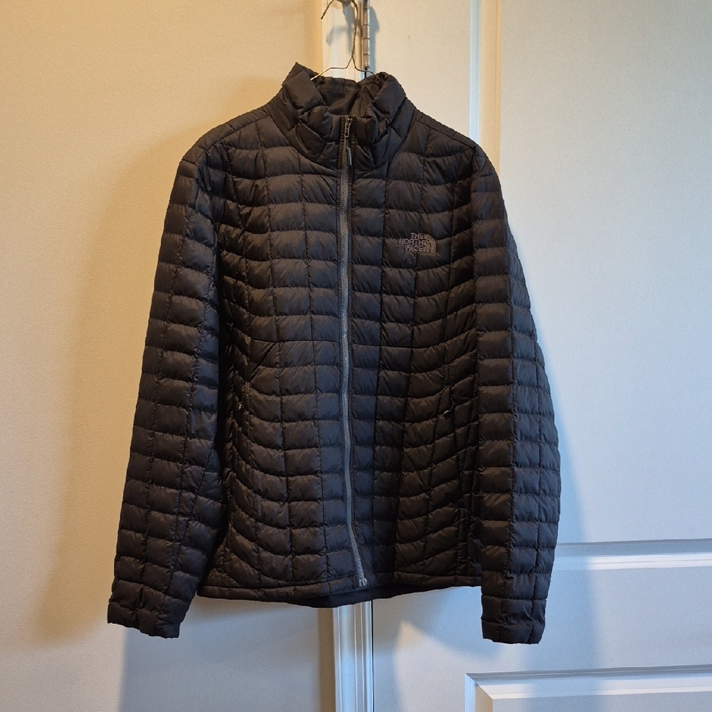 North Face Quilted Lightweight Jacket in Charcoal